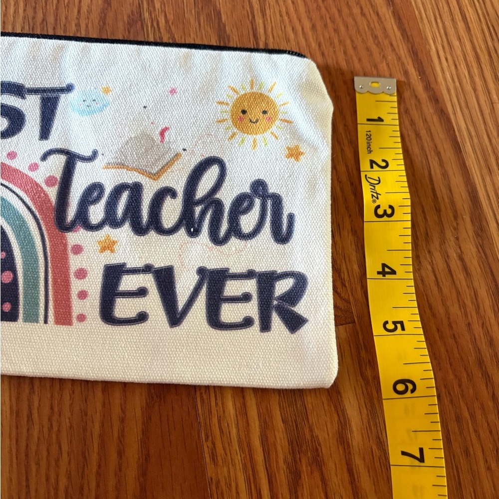 Best Teacher Ever 5 Pouch with Keychains - Picture 7 of 8